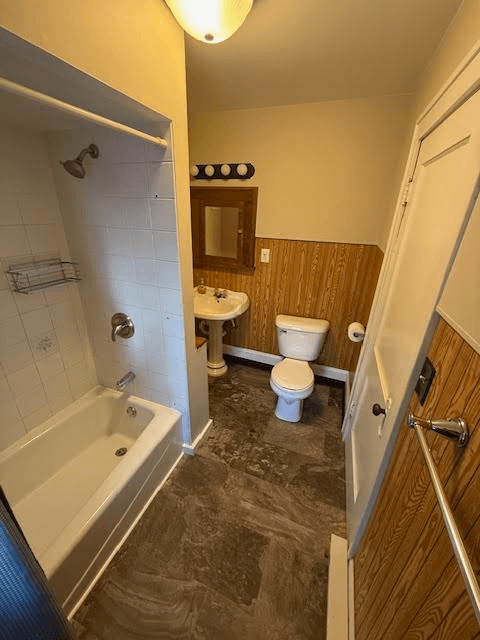 Cloquet House: 000 Maple