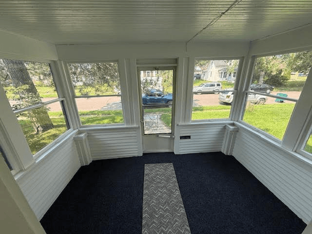 Cloquet House: 000 Maple