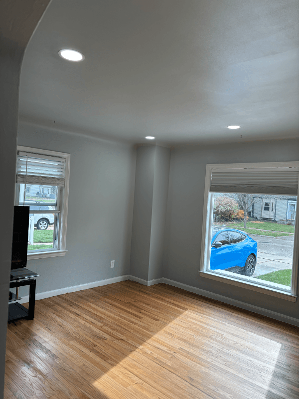 Dearborn Heights House: 24620 Stanford St