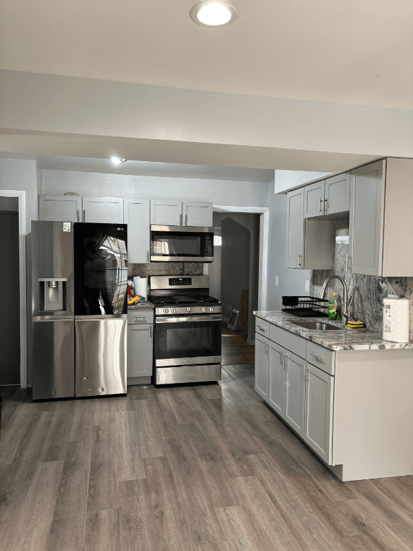 Dearborn Heights House: 24620 Stanford St