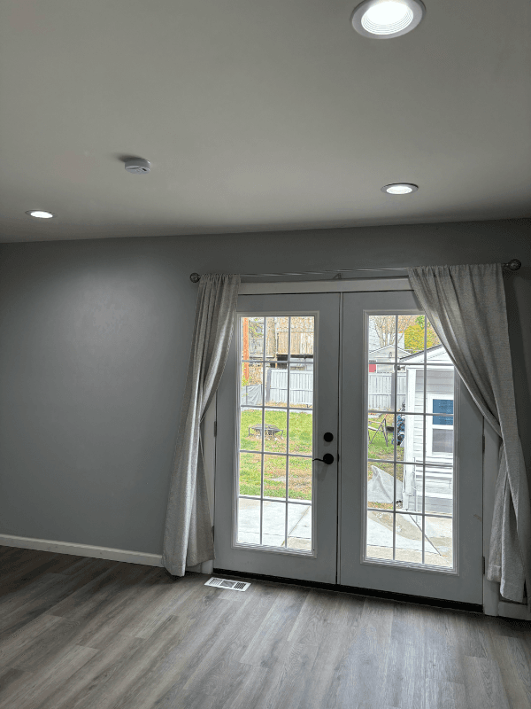 Dearborn Heights House: 24620 Stanford St
