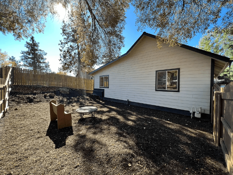 Bend House: 61555 se Alstrup Road