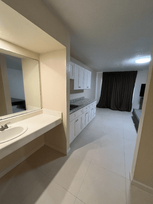 Memphis Apartment: 2715 Cherry Road