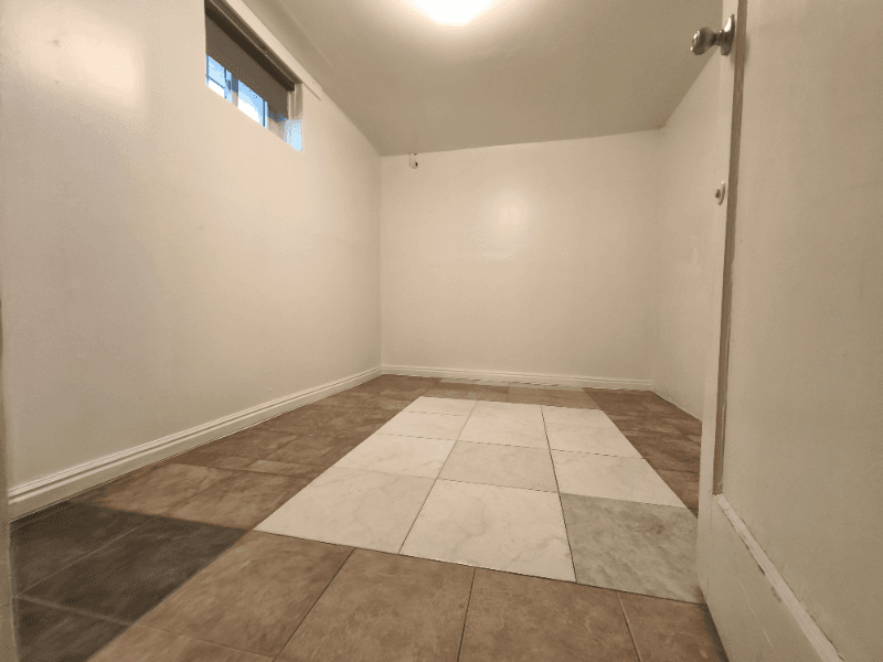 SLC Single Room: 1062 W 300 N