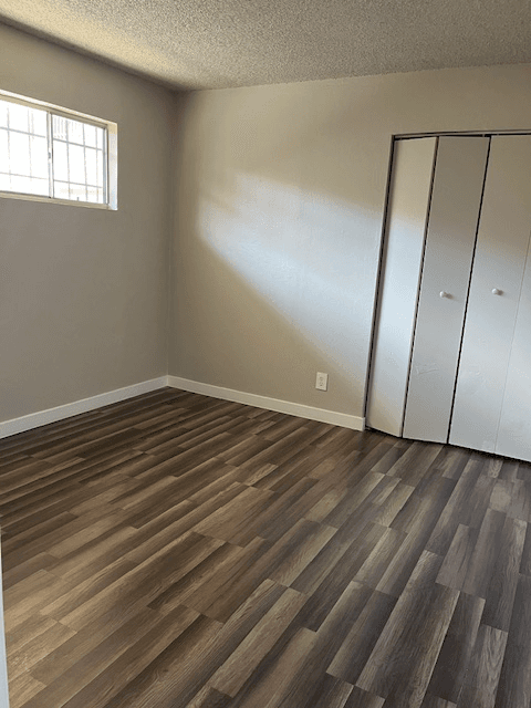 Los Angeles Apartment: 517 W. 84th Street