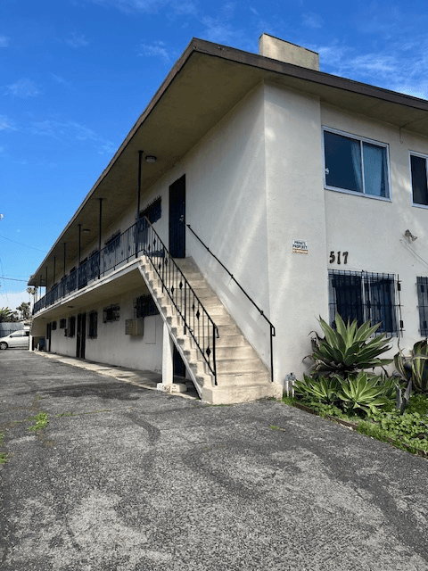 Los Angeles Apartment: 517 W. 84th Street