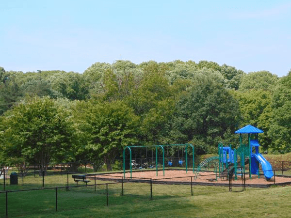 Greensboro House: 101 Village Lane