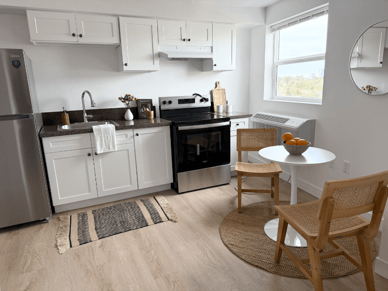 Los Angeles Apartment: 4973 w 21st