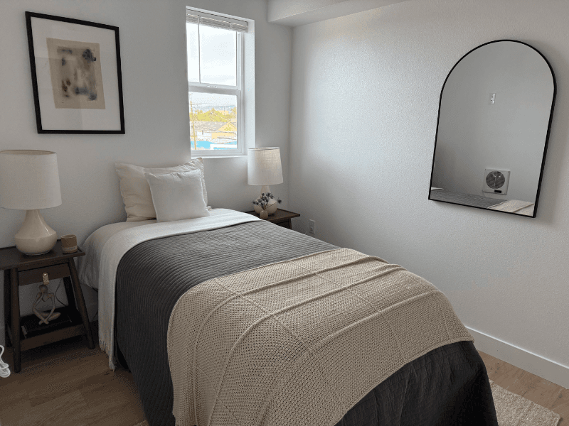 Los Angeles Apartment: 4973 w 21st