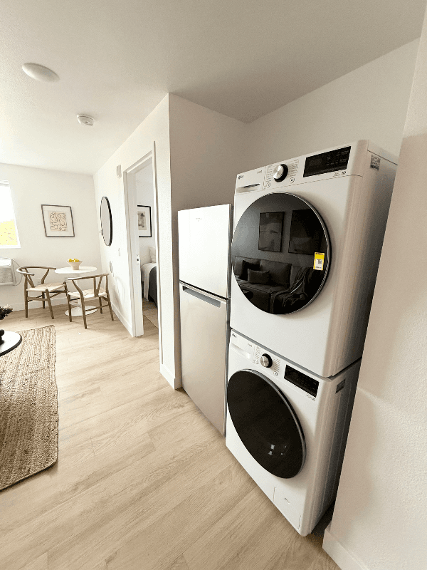 Los Angeles Apartment: 4973 w 21st