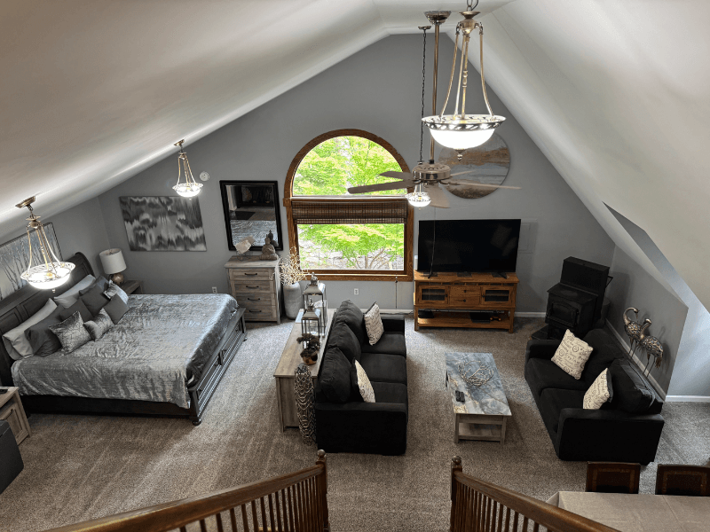Jefferson House: 3880B Point of Rocks Rd