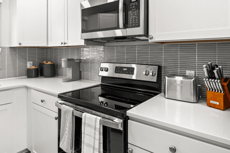 Omaha House: 8331 California Street