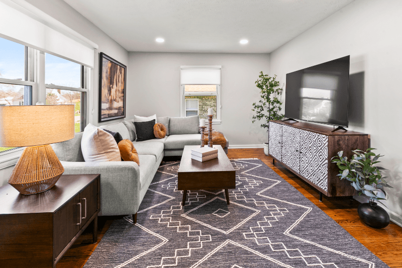 Omaha House: 8331 California Street