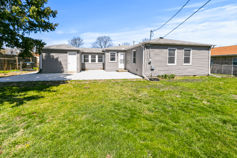 Omaha House: 8331 California Street