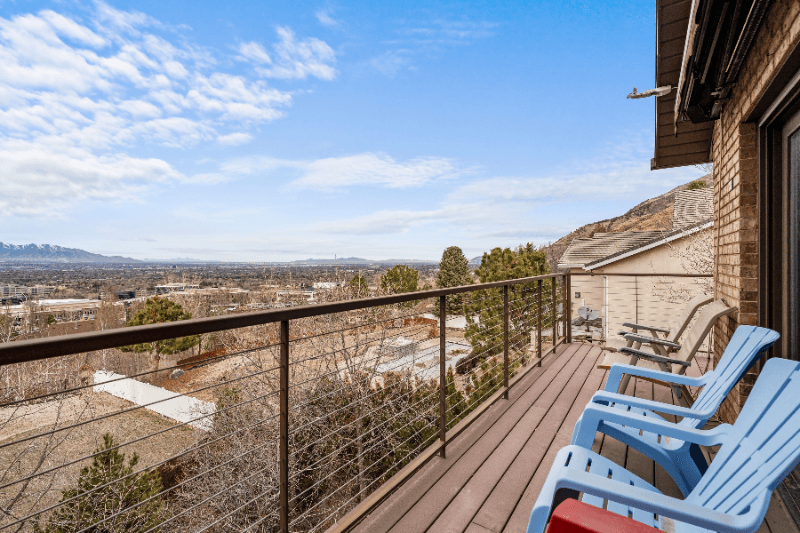 Holladay House: 6532 Heughs Canyon Way