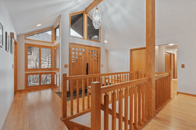 Holladay House: 6532 Heughs Canyon Way