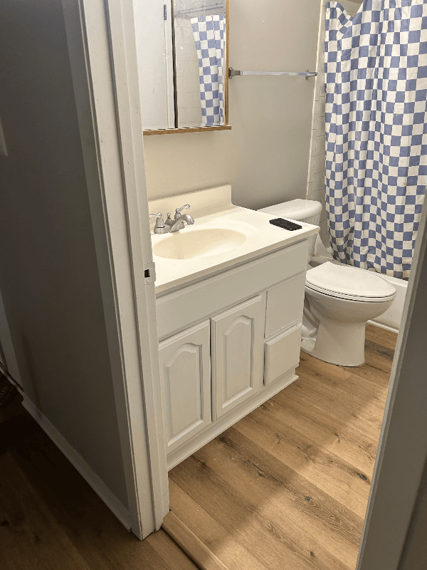 Arlington Heights Apartment: 2326 W Nichols Rd