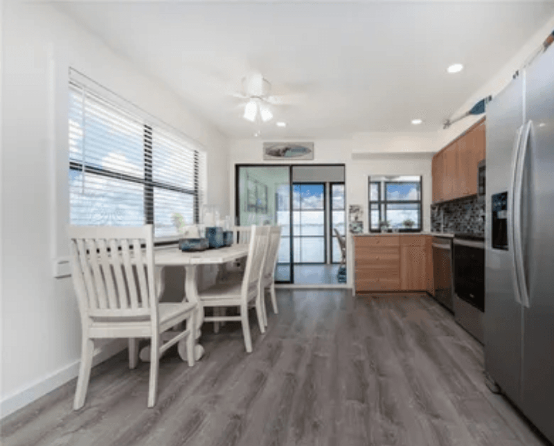 Englewood Condo: 5041 N Beach Avenue