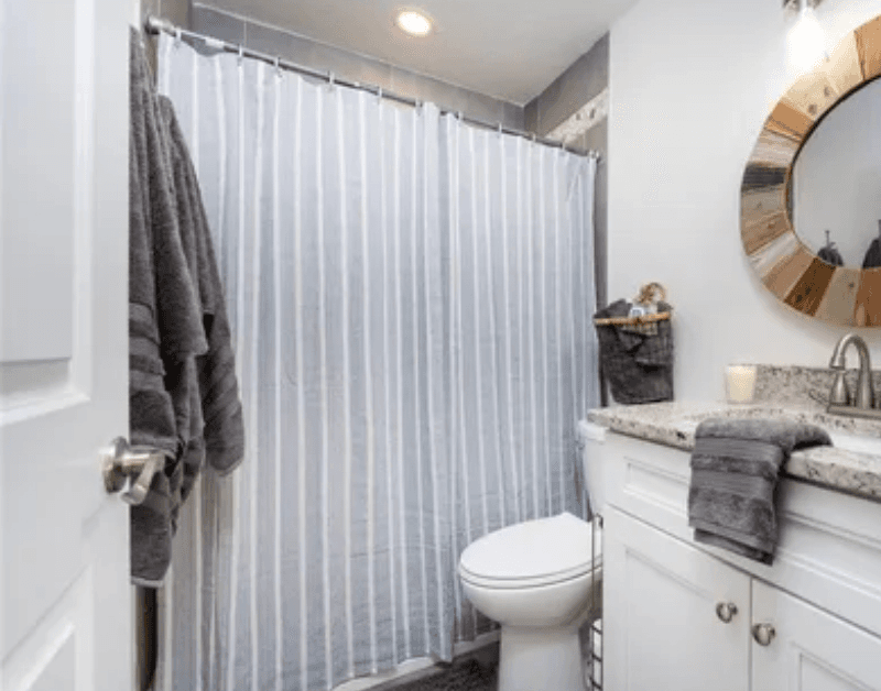 Englewood Condo: 5041 N Beach Avenue