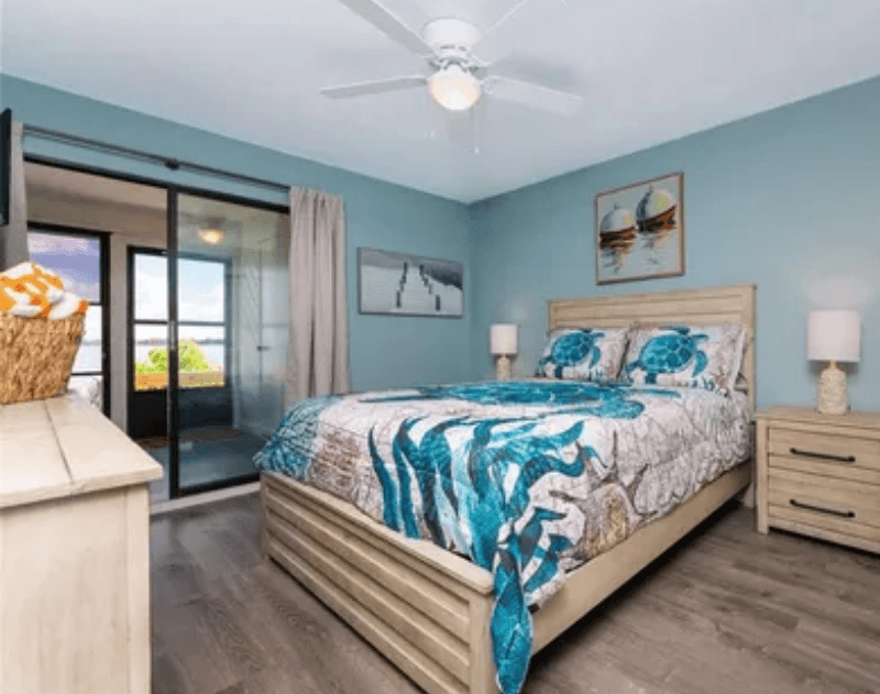 Englewood Condo: 5041 N Beach Avenue