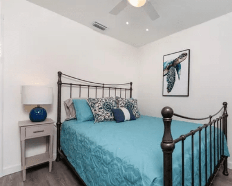 Englewood Condo: 5041 N Beach Avenue