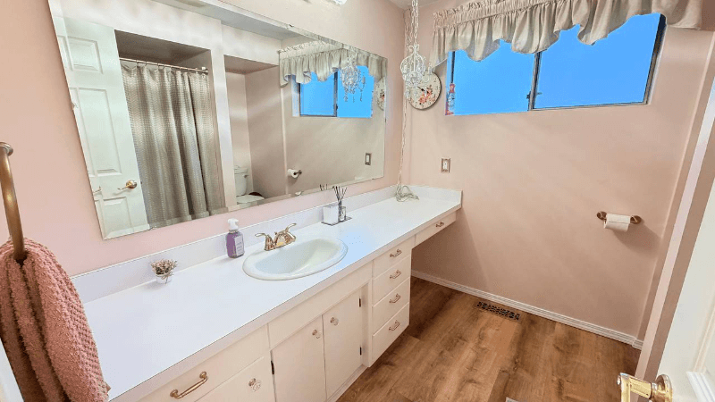 Kent Single Room: 13601 SE 266th St