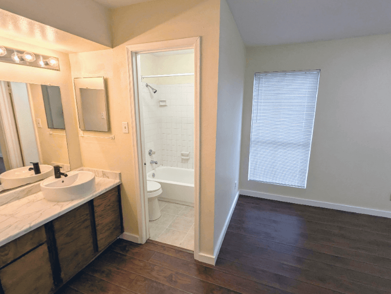 Houston Apartment: 7200 TC Jester blvd APT 204