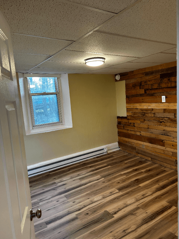 Carbondale Apartment: 92 Farview St