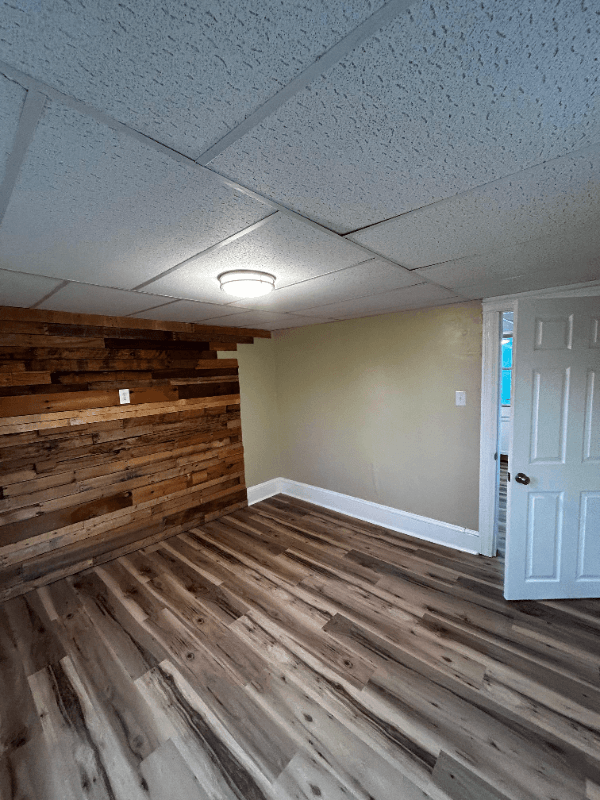 Carbondale Apartment: 92 Farview St