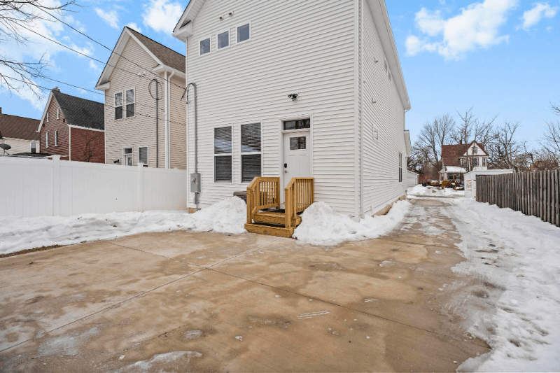 Cleveland Single Room: 2273 E 100th Street
