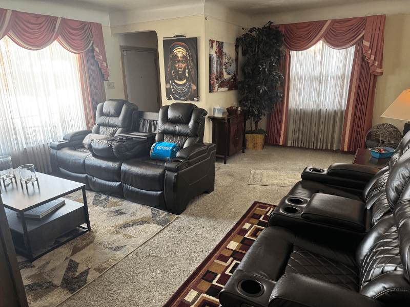 Detroit House: 20455 Strathmoor St