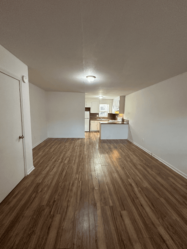 Lenoir Apartment: 1923 Norwood St.