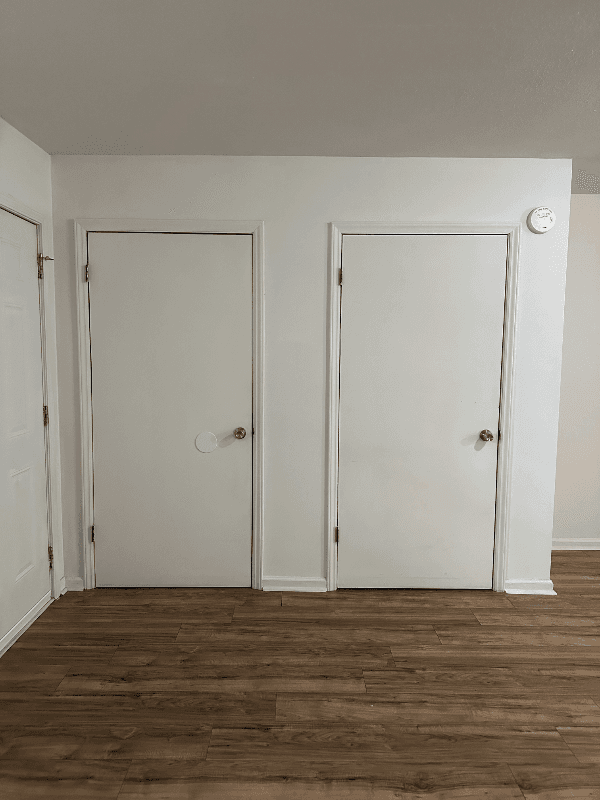 Lenoir Apartment: 1923 Norwood St.