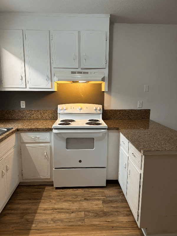 Lenoir Apartment: 1923 Norwood St.