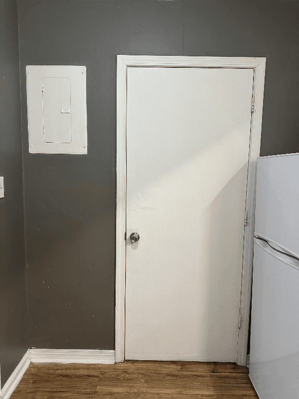Lenoir Apartment: 1923 Norwood St.