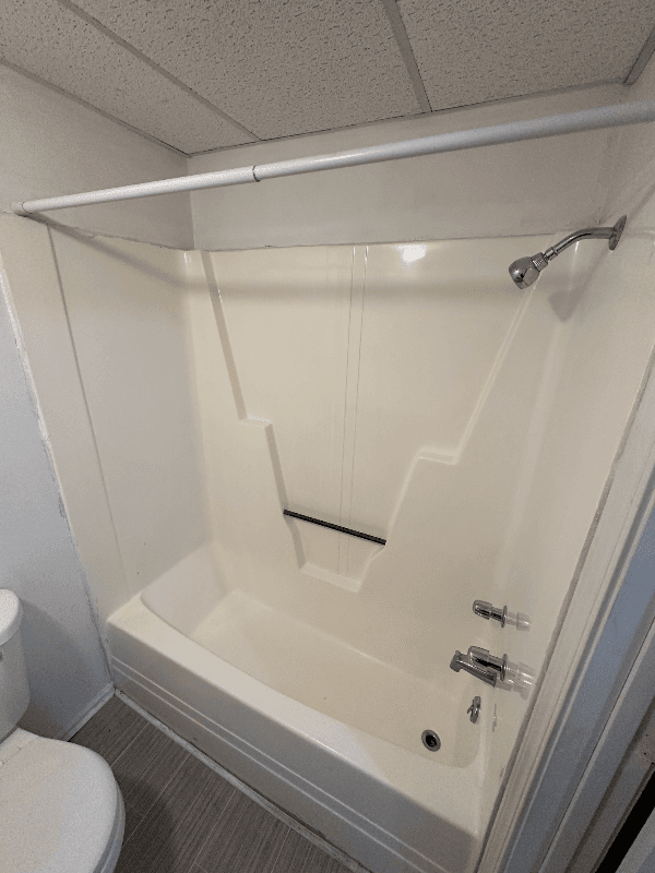 Lenoir Apartment: 1923 Norwood St.