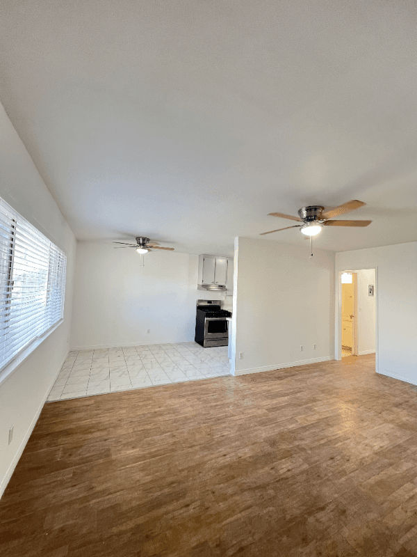 Van Nuys Apartment: 14650 Saticoy Street