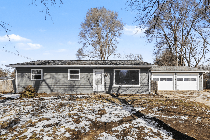Galesburg House: 10203 Shadowlane
