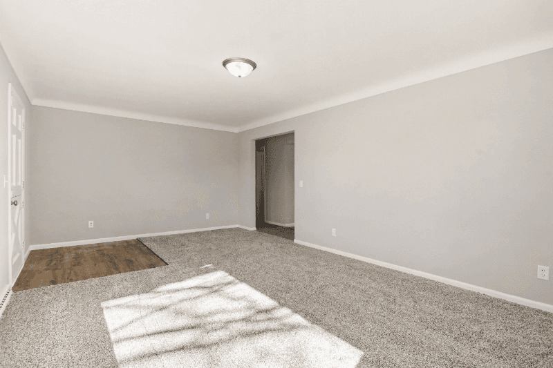 Galesburg House: 10203 Shadowlane