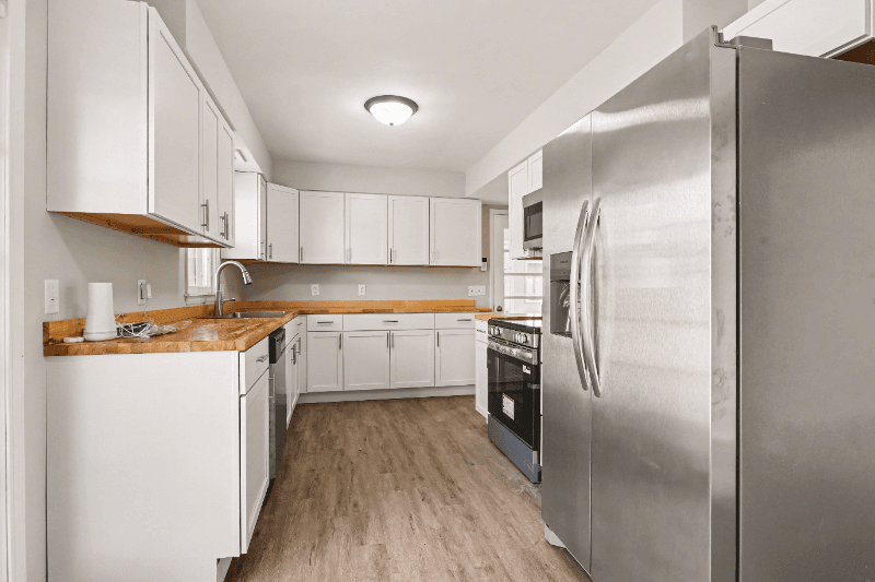 Galesburg House: 10203 Shadowlane