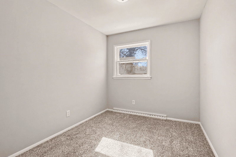 Galesburg House: 10203 Shadowlane