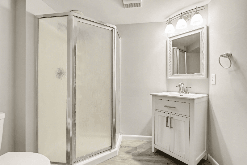 Galesburg House: 10203 Shadowlane