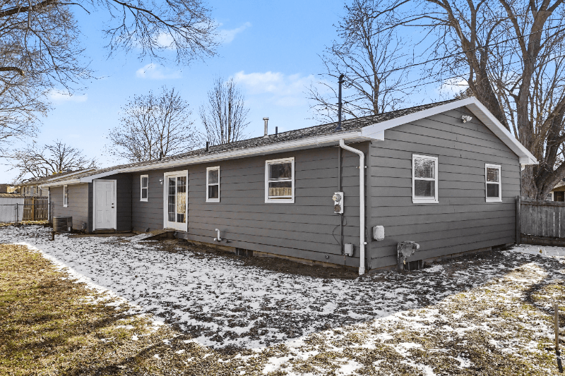 Galesburg House: 10203 Shadowlane