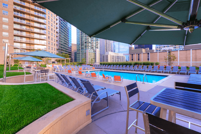 Chicago Apartment: 525 N State