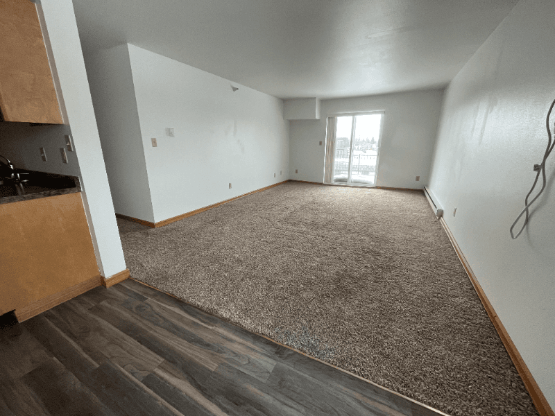 GRAND FORKS Apartment: 2627 s 17th St