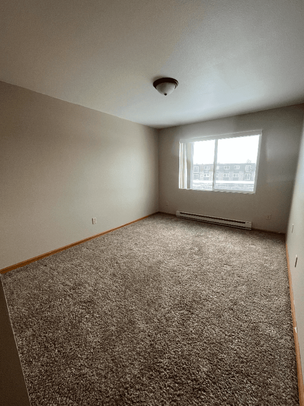 GRAND FORKS Apartment: 2627 s 17th St