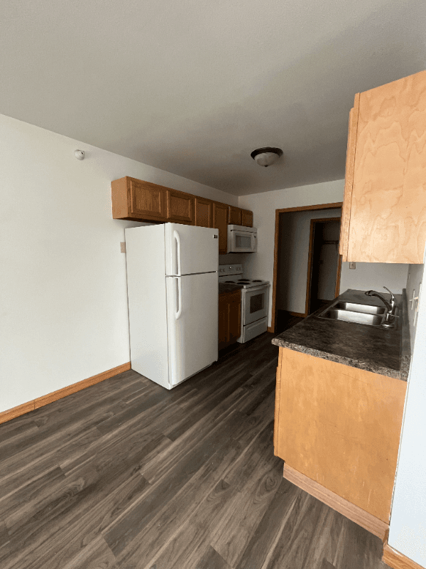 GRAND FORKS Apartment: 2627 s 17th St