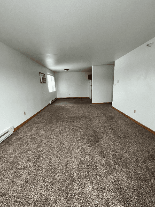 GRAND FORKS Apartment: 2627 s 17th St