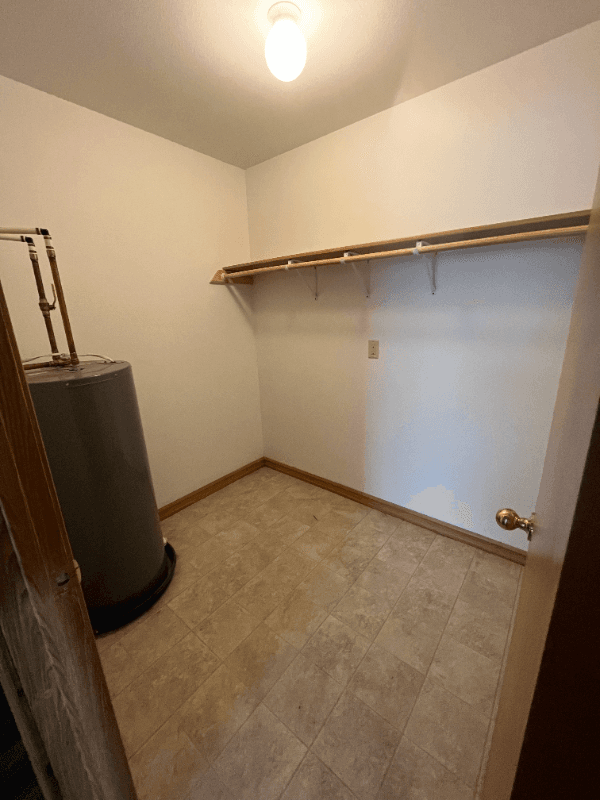 GRAND FORKS Apartment: 2627 s 17th St