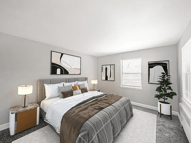 Oaklyn Apartment: 2 W Oakland Ave